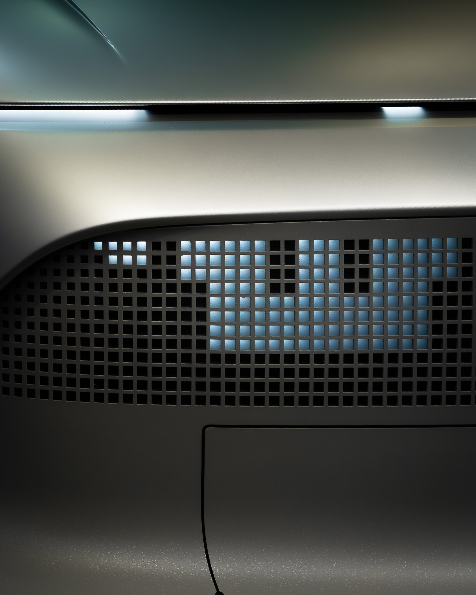 Brand Design & Photography Berlin – Janine Junk Detailaufnahme des Hyundai Concept THREE auf der IAA München 2025 – futuristische Front mit LED-Gitter, fotografiert von Janine Junk