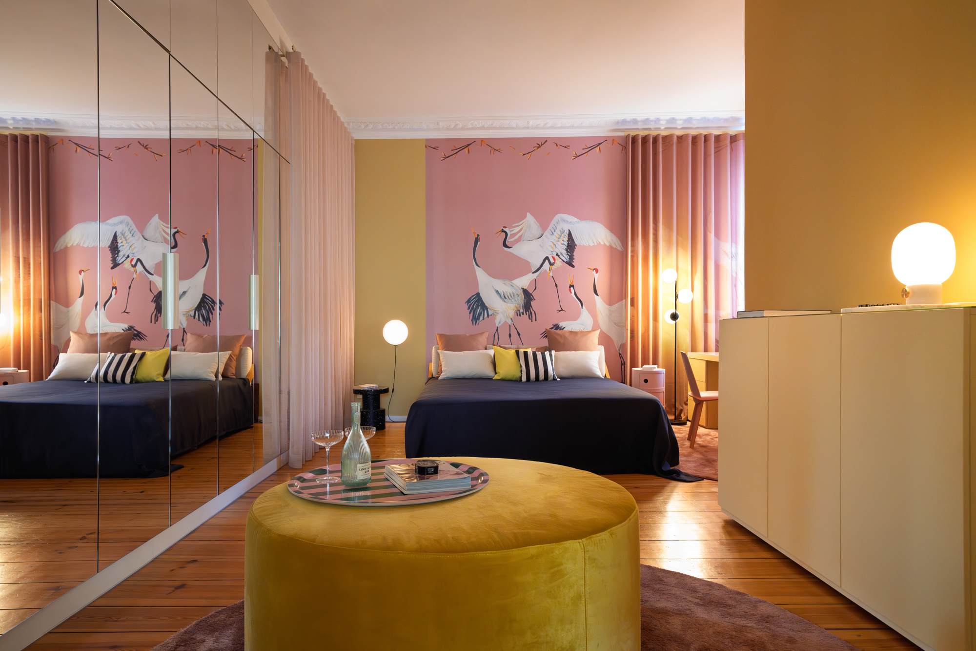 Interiorfotografie Berlin – Gesamtansicht des Interieurs von Fabiane Unger, authentisch beleuchtet und bearbeitet von Janine Junk